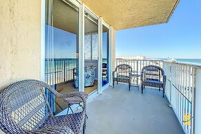 Beachfront Oceania Beach Club Complex