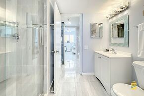 Beachfront Oceania Beach Club Complex