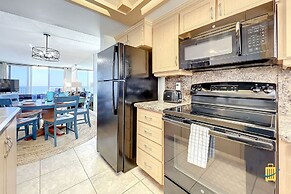 Beachfront Oceania Beach Club Complex