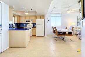 Beachfront Oceania Beach Club Complex