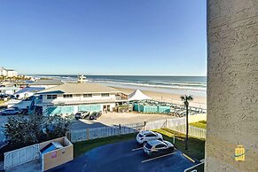 Beachfront Oceania Beach Club Complex