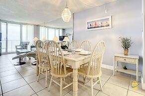 Beachfront Oceania Beach Club Complex