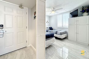 Beachfront Oceania Beach Club Complex