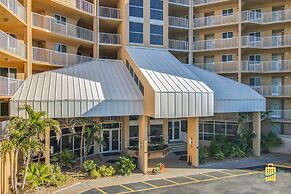 Beachfront Oceania Beach Club Complex