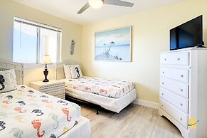 Beachfront Oceania Beach Club Complex