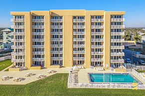 Beachfront Oceania Beach Club Complex