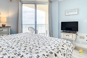 Beachfront Oceania Beach Club Complex