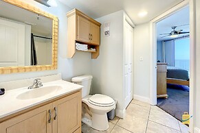 Beachfront Oceania Beach Club Complex