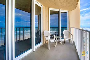 Beachfront Oceania Beach Club Complex