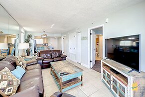 Beachfront Oceania Beach Club Complex