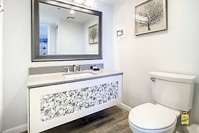 Beachfront Oceania Beach Club Complex