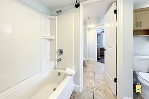 Beachfront Oceania Beach Club Complex