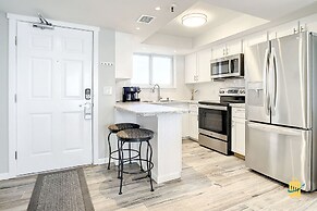 Beachfront Oceania Beach Club Complex