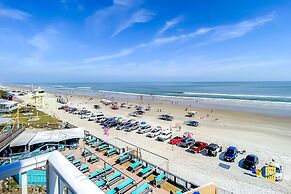 Beachfront Oceania Beach Club Complex