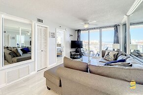 Beachfront Oceania Beach Club Complex