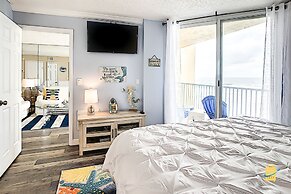 Beachfront Oceania Beach Club Complex