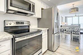 Beachfront Oceania Beach Club Complex