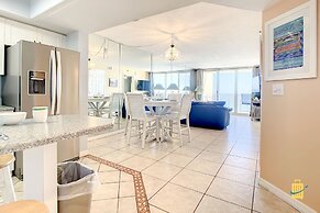 Beachfront Oceania Beach Club Complex