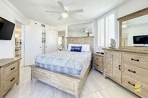 Beachfront Oceania Beach Club Complex