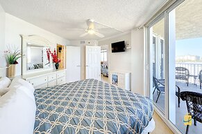 Beachfront Oceania Beach Club Complex