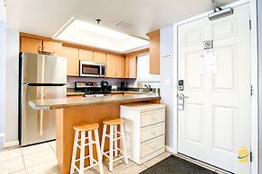 Beachfront Oceania Beach Club Complex