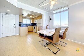 Beachfront Oceania Beach Club Complex