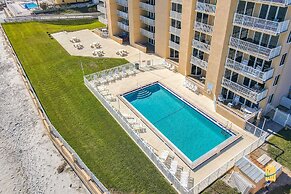 Beachfront Oceania Beach Club Complex