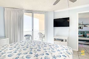 Beachfront Oceania Beach Club Complex