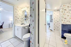 Beachfront Oceania Beach Club Complex