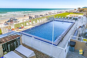 Beachfront Oceania Beach Club Complex