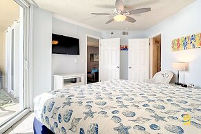 Beachfront Oceania Beach Club Complex