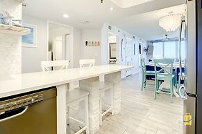 Beachfront Oceania Beach Club Complex