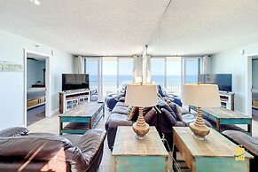 Beachfront Oceania Beach Club Complex