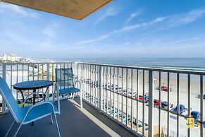 Beachfront Oceania Beach Club Complex