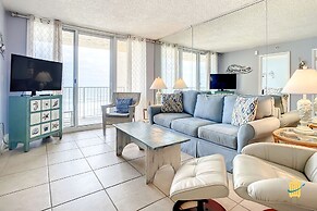 Beachfront Oceania Beach Club Complex