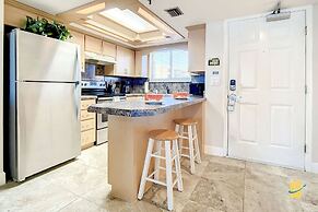 Beachfront Oceania Beach Club Complex