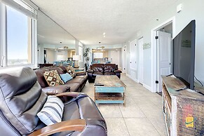 Beachfront Oceania Beach Club Complex