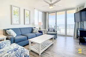 Beachfront Oceania Beach Club Complex