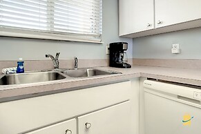 Beachfront Oceania Beach Club Complex