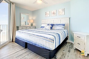 Beachfront Oceania Beach Club Complex