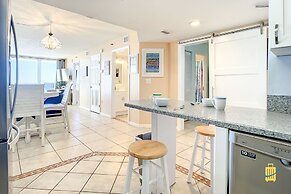 Beachfront Oceania Beach Club Complex