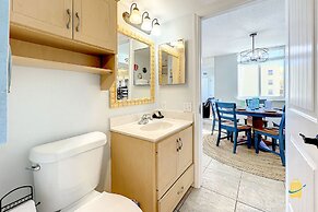 Beachfront Oceania Beach Club Complex