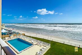 Beachfront Oceania Beach Club Complex