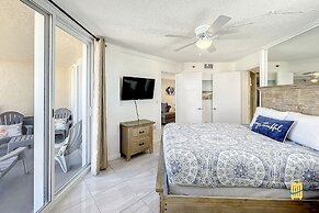 Beachfront Oceania Beach Club Complex