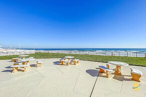 Beachfront Oceania Beach Club Complex