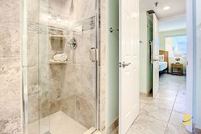 Beachfront Oceania Beach Club Complex