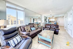 Beachfront Oceania Beach Club Complex