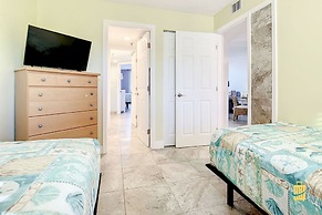 Beachfront Oceania Beach Club Complex