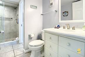 Beachfront Oceania Beach Club Complex