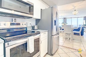 Beachfront Oceania Beach Club Complex